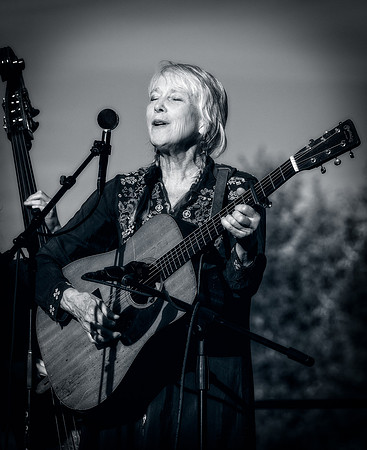 Laurie Lewis & The Right Hands @ The Hovander Bluegrass Festival 2018-12