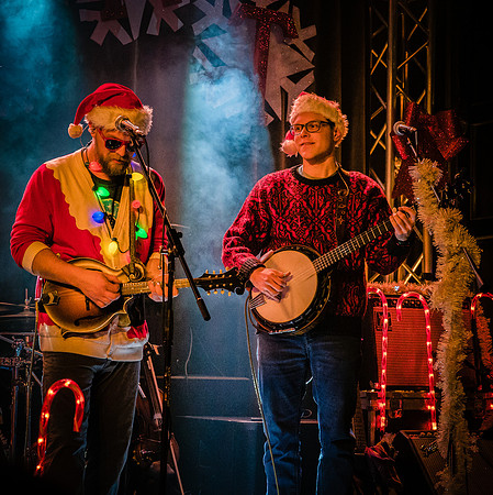 Cascade Crescendo @ The Polecat Yuletide Celebration 12-7-2018-12