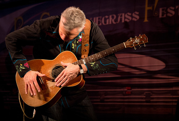 Tommy Emmanuel  @ The 2012 Rivercity Bluegrass Festival_-15