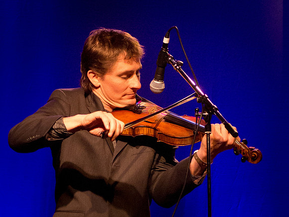 Laurie Lewis @ The Right Hands  @ Wintergrass 2011-10