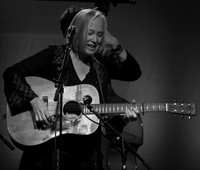 Laurie Lewis @ The Right Hands  @ Wintergrass 2011-18