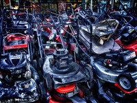 HDR Lawnmowers-2
