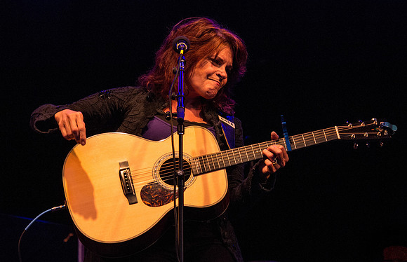 Rosanne Cash @ Zootunes 2012-9
