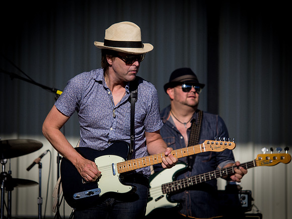 Chuck Prophet & The Mission Express @ Slow Roots 2012-8