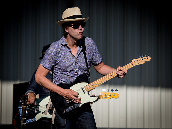 Chuck Prophet & The Mission Express @ Slow Roots 2012-9