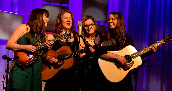 Della Mae@ Wintergrass 2012-4