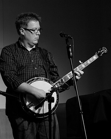 Chris Jones & The Night Drivers @ The Thumbnail Theatre 4-2-2011-26