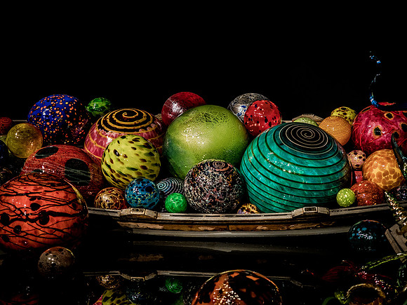 Chihuly Garden and Glass Set 2-26