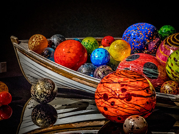 Chihuly Garden and Glass Set 2-27