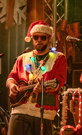 Cascade Crescendo @ The Polecat Yuletide Celebration 12-7-2018-4