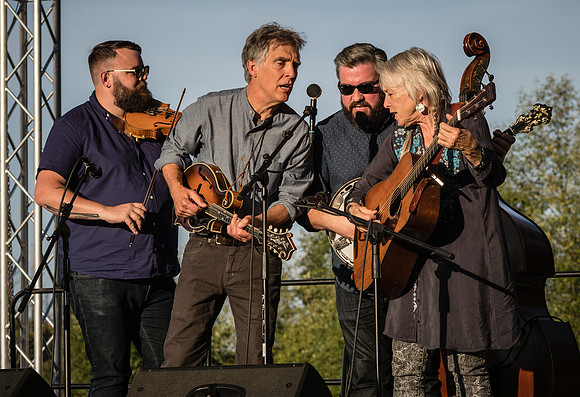 Laurie Lewis & The Right Hands @ The Hovander Bluegrass Festival 2018-33