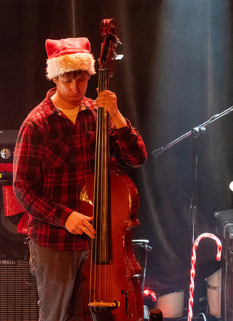 Cascade Crescendo @ The Polecat Yuletide Celebration 12-7-2018-16