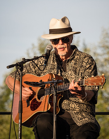 Crary, Evans and Barnick @ The Hovander Homestead Bluegrass Festival 2018-5