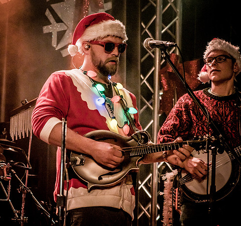 Cascade Crescendo @ The Polecat Yuletide Celebration 12-7-2018-2