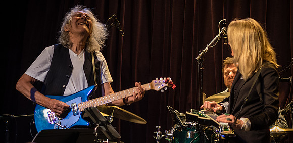 Albert Lee & Cindy Cashdollar @ Jazz Alley July 2015-18