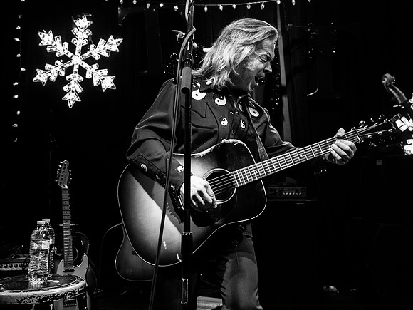Jim Lauderdale @ The Tractor Tavern 12-4-18-7