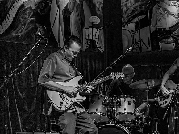 Lisa Mann Trio @ The Blue Diamond 5-4-19-11
