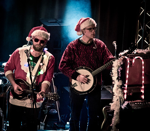 Cascade Crescendo @ The Polecat Yuletide Celebration 12-7-2018-19