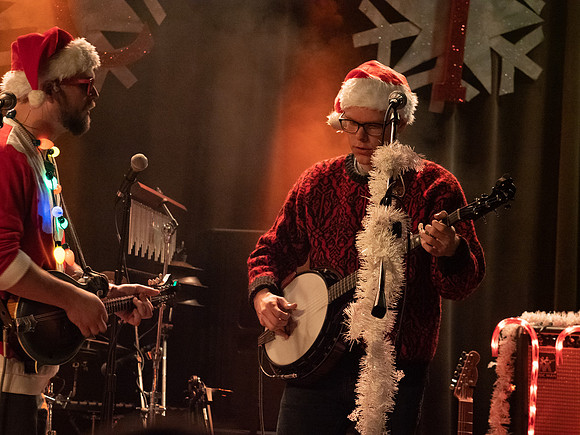 Cascade Crescendo @ The Polecat Yuletide Celebration 12-7-2018-9