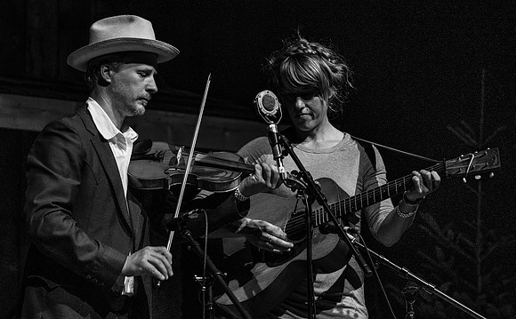 Caleb Klauder & Reeb Wilms @ Bluegrass From The Forest 2018-17