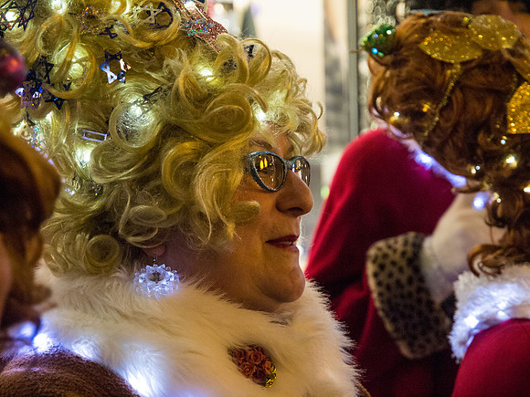 The Beaconettes @ The Great Figgy Pudding Caroling Contest 2012-3