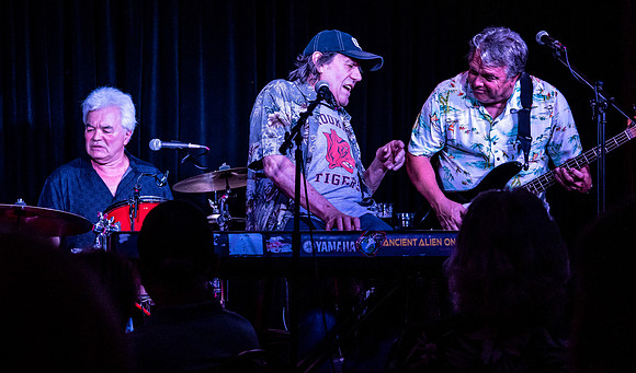 Commander Cody @ 9 Wallis Club Beverly, MA Set 1-29