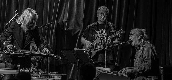 Albert Lee & Cindy Cashdollar @ Jazz Alley July 2015-16