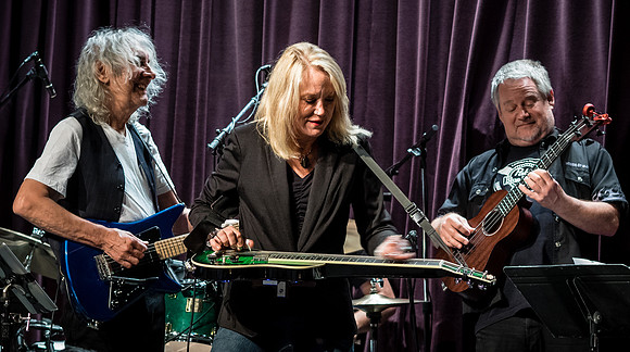 Albert Lee & Cindy Cashdollar @ Jazz Alley July 2015-31